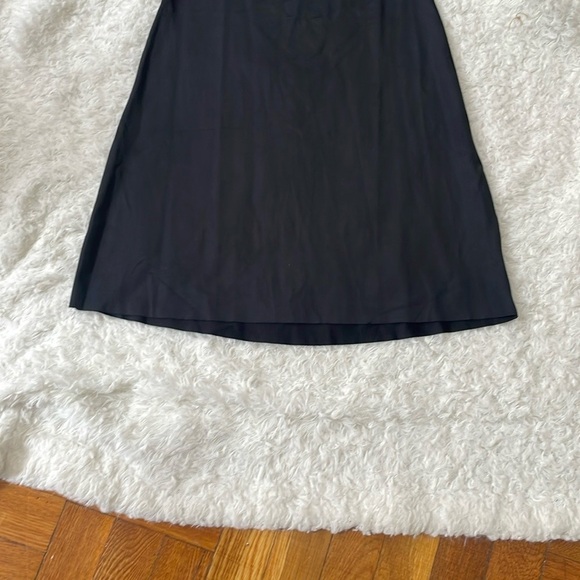 SPANX Black Chemise with V-Neckline and A-Line Silhouette - Picture 4 of 8